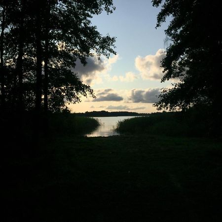 Domek nad jeziorem Otalżyno Pomieczyno Zewnętrze zdjęcie